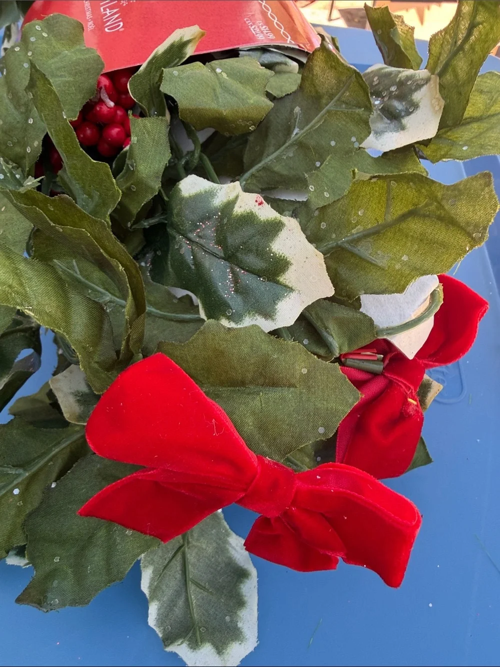 Ashland Green and Red Holiday Chain Garland